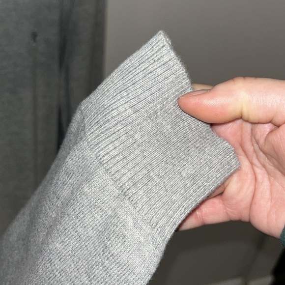 IZOD 1/4 Zip Pullover Grey Sweater Size Medium - Picture 7 of 9